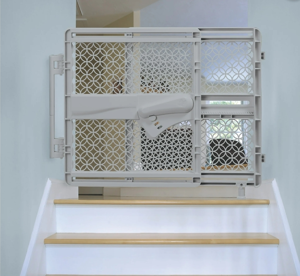 Summer Indoor & Outdoor Safety Gate - Image 4