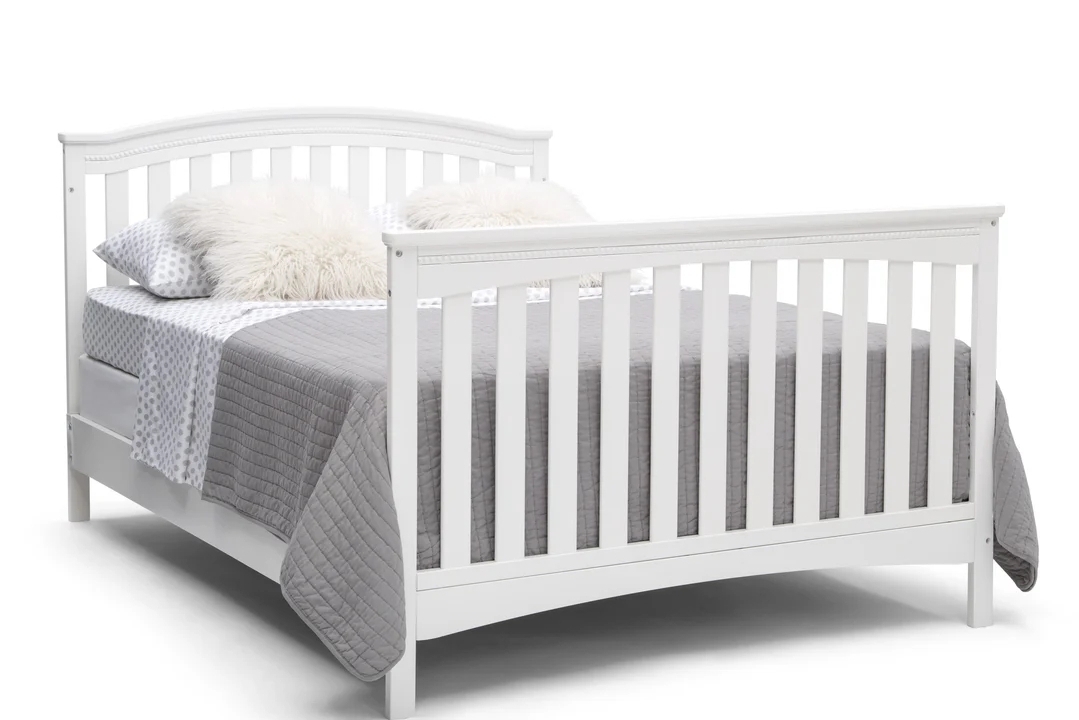 Delta Children Waverly 6-in-1 Convertible Crib - Image 5